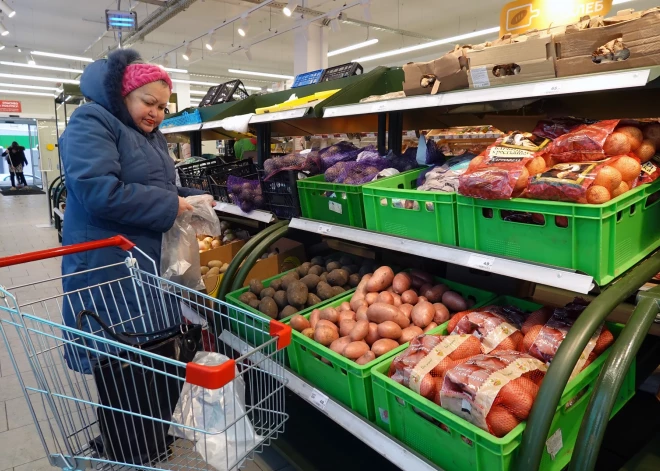 Krievijas iedzīvotāji spiesti atteikties no populārākā un savulaik pieejamākā produkta