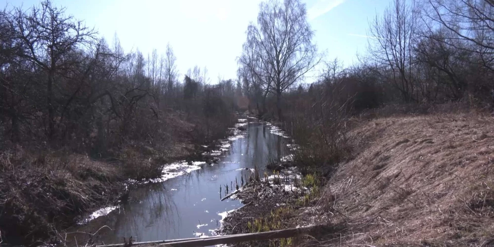 Раньше в этой речушке купались и ловили рыбу.