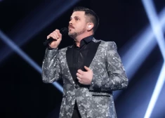 Интарс Бусулис не сдается: певец продолжает петь по-русски