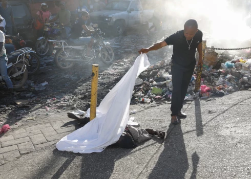 Haiti bandas laupa un slepkavo bagātajos galvaspilsētas rajonos