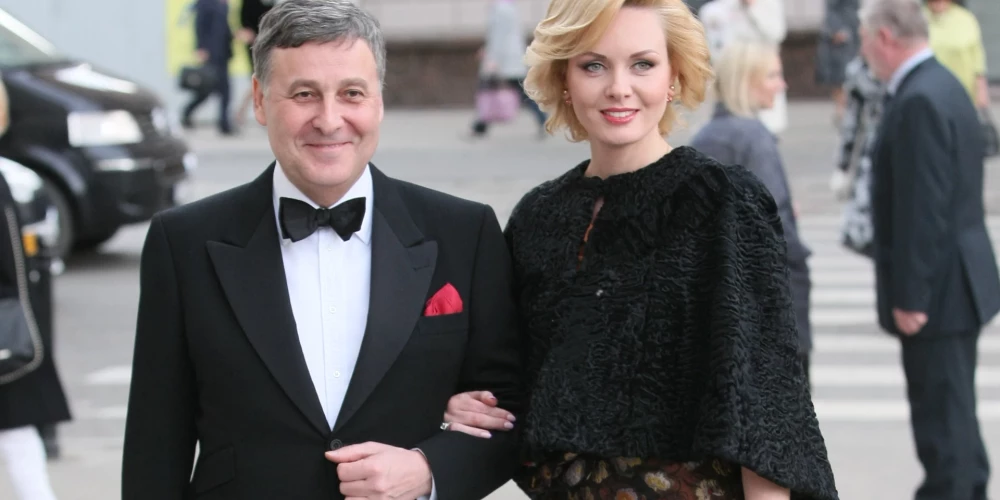 Baņķieris Valērijs Belokoņs ar sievu sadala mantu