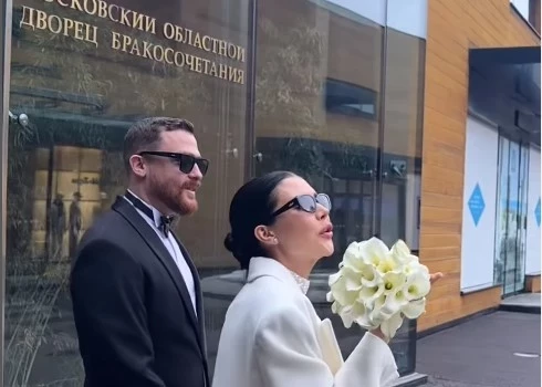 Сын Стивена Сигала в Москве с одобрения отца женился на русской модели