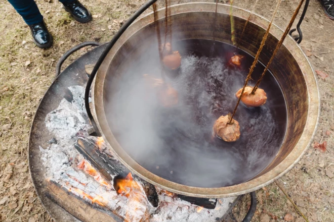 Lielās dienas svinības Latvijas Etnogrāfiskajā brīvdabas muzejā.