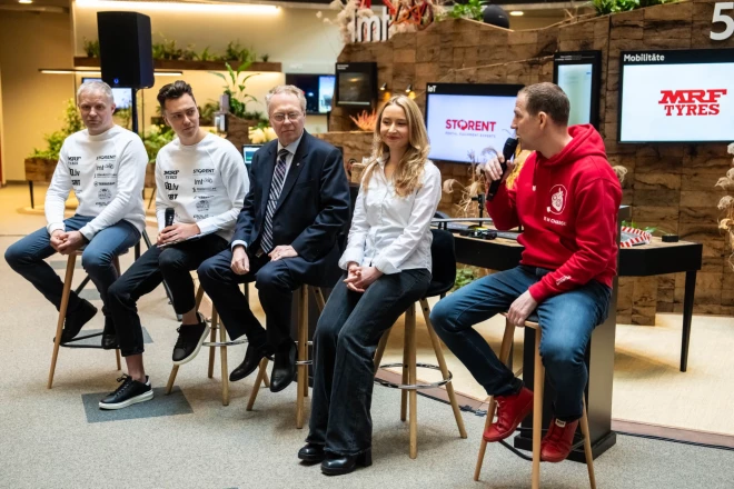 Mārtiņa Seska un Renāra Franča jaunās sporta automašīnas prezentācija.