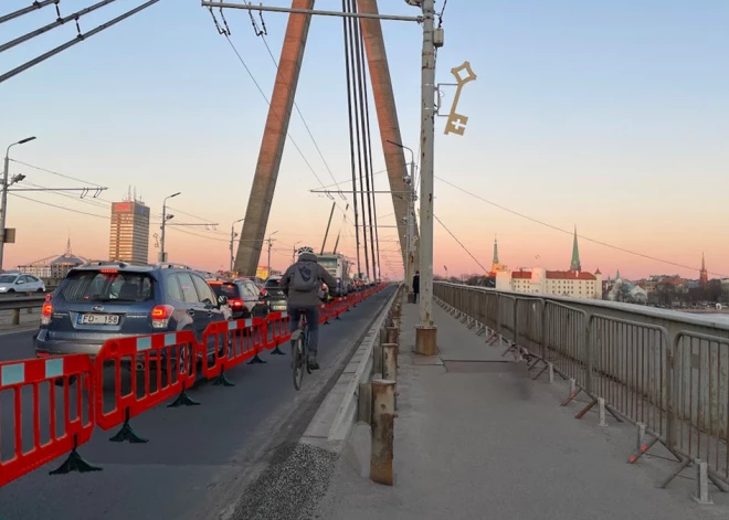 Водители, подвиньтесь! Часть Вантового мост предлагают отдать под велополосу