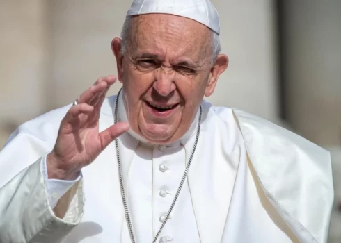 Папа римский снова призвал к мирным переговорам для завершения войны