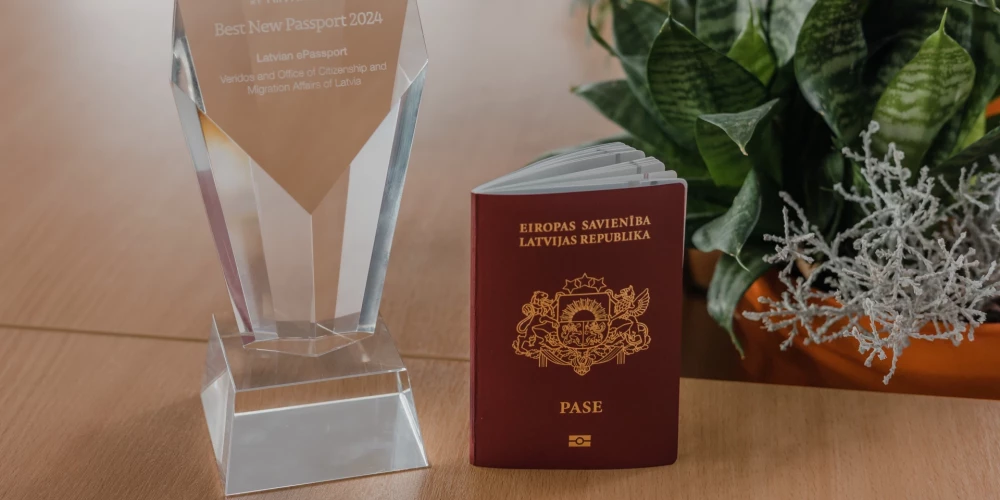 А тут мы первые! Латвийский паспорт получил международную награду как лучший в регионе