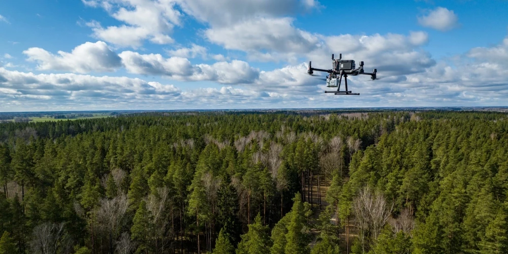 Mežkopjiem palīdz dronu flote
