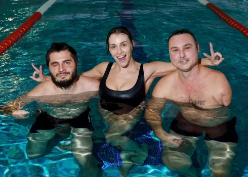 Ukraiņu porno zvaigzne vāc līdzekļus ievainoto karavīru rehabilitācijai