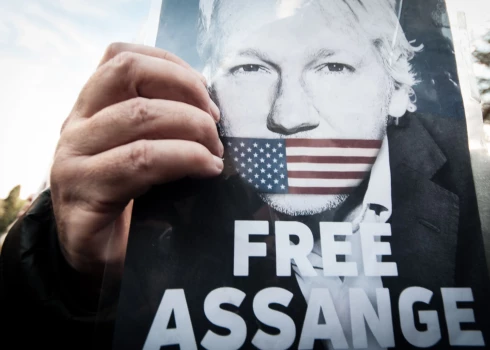 Британский суд отсрочил экстрадицию Джулиана Ассанжа в США