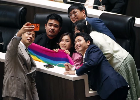 Arī tūristu iecienītajā Taizemē legalizēs viendzimuma laulības