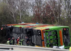 Avarējušais autobuss (foto: Scanpix / Reuters)