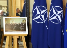 Atzīmējot 20 gadus, kopš Latvija ir pilntiesīga Ziemeļatlantijas līguma organizācijas jeb NATO dalībvalsts, Saeimā atklāta fotogrāfiju izstāde "Latvija NATO: parlamentārais ceļš".