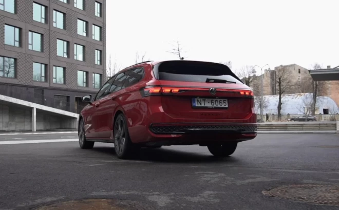 "Passat" tomēr būs arī mazliet elektromobilis.