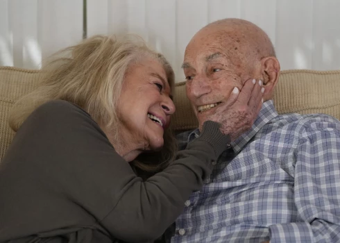 "Я все еще чувствую бабочек в животе": 100-летний американец сделал предложение 96-летней любимой
