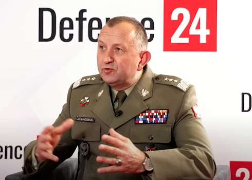 Vai poļu armijā pieķerts spiegs? Sāk izmeklēšanu pret ģenerāli, kurš apmācīja ukraiņu karavīrus