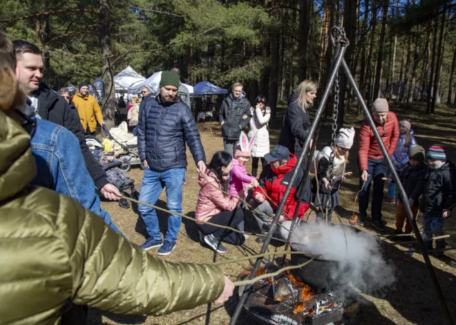 Latvijas Etnogrāfiskajā brīvdabas muzejā notiek Lielā Lieldienu svinēšana.