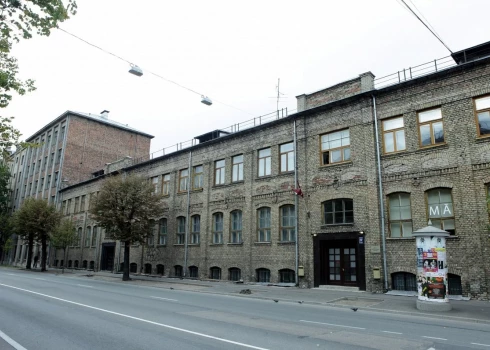 Biedrība ir atbildīga par nekustamā īpašuma atjaunošanu.