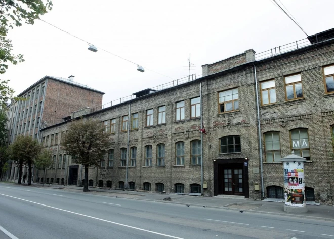 Modernajai mākslai būs sava māja: "Laikmetīgās mākslas centra īpašumā nodota ēka Hanzas ielā 22"