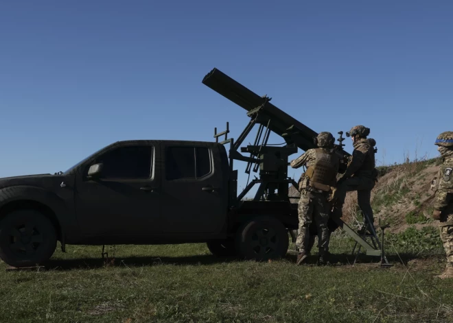 Krievija veikusi masīvu uzbrukumu Ukrainai, izšāvusi gandrīz simts dronu un raķešu