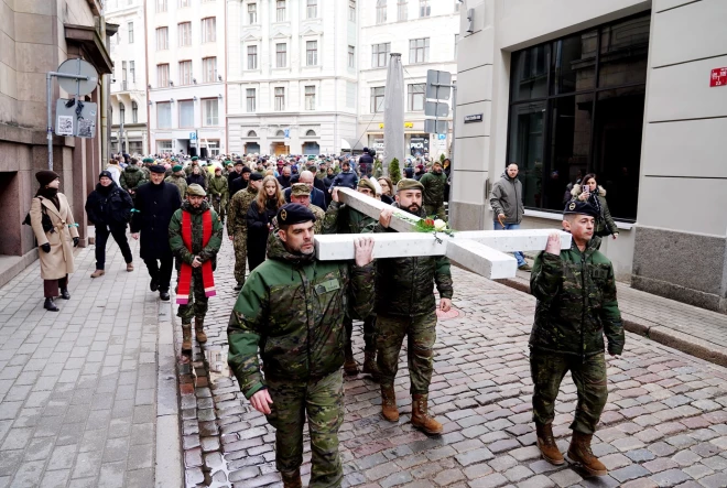 Lielās Piektdienas lūgšanu gājiens - ekumeniskais krusta ceļš.