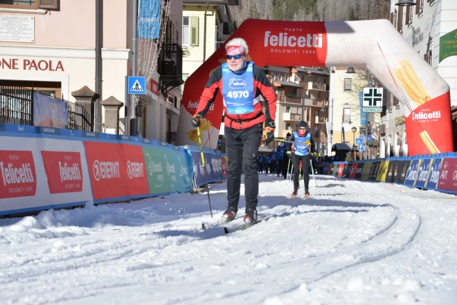 Arī šādi, cauri Alpu pilsētiņām, vijas Marcialonga maratona trase.