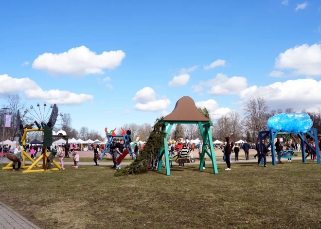 ФОТО: в Сигулде идет Фестиваль качелей - в этом году есть и новинки!