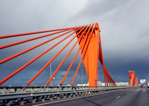 На эстакадах Южного моста в Риге отменено ограничение скорости