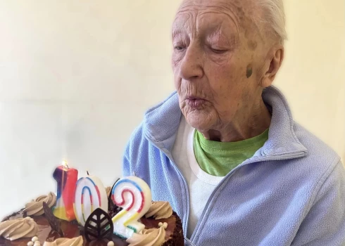 FOTO: Līvija no Jēkabpils aizvadījusi jau savu 102. jubileju