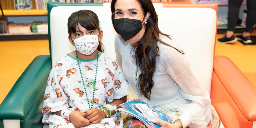 Меган Маркл появилась в детской больнице Лос-Анджелеса и продемонстрировала бережливость