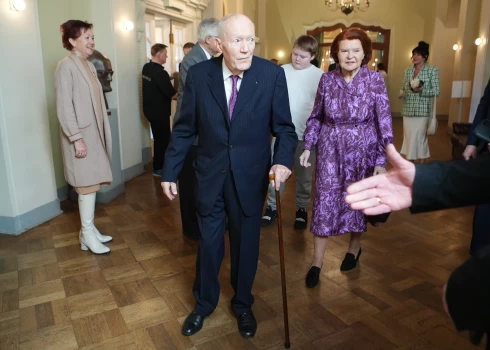 Экс-президент Латвии Вайра Вике-Фрейберга с мужем Имантом Фрейбергсом.