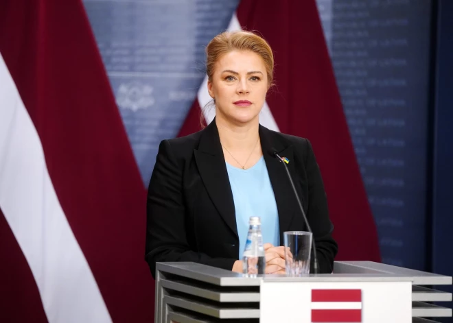 Siliņa: pašlaik komplektē Latvijas ražoto dronu sūtījumus uz Ukrainu; turp varētu sūtīt arī instruktoru