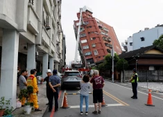 "Akmeņi lidoja kā lodes!": Taivānas zemestrīces aculiecinieki stāsta par pārdzīvoto