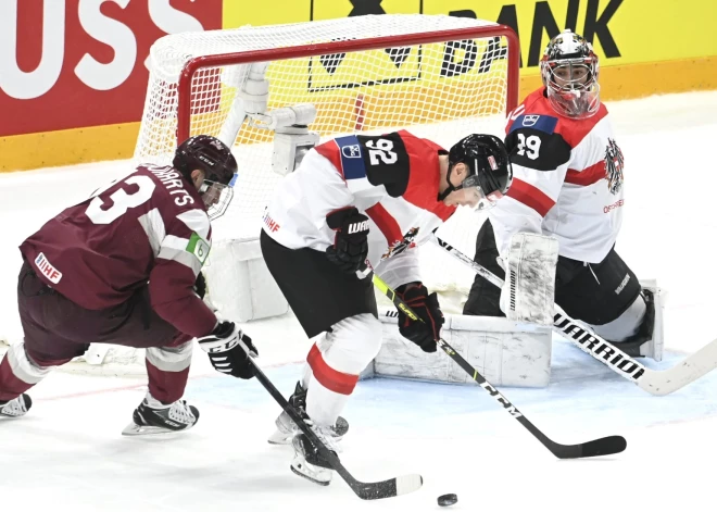 Latvijas hokeja izlase pārbaudes spēlē uzveic Austriju