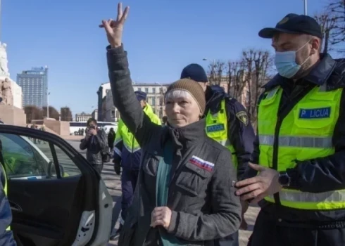 Prokremliskajai aktīvistei Kreilei piemērots apcietinājums