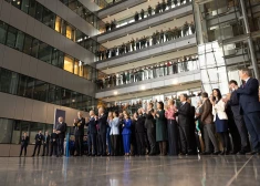 Министры стран НАТО встретились в Брюсселе, чтобы отметить юбилей альянса и придумать, как защитить Европу не только от Путина, но и от Трампа