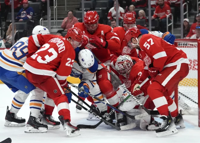 "Sabres" bez Girgensona sāpīgs zaudējums Detroitā; Gudļevskis tuvina "Pinguins" DEL finālam