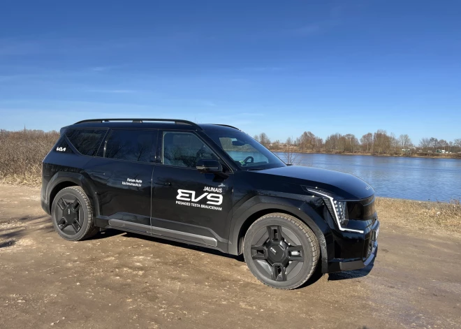 Zilonis, kas patīk sievietēm: testējam "KIA EV9"