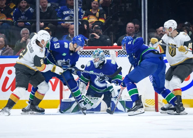 Šilovam un Bļugeram uzvara pret Stenlija kausa ieguvējiem