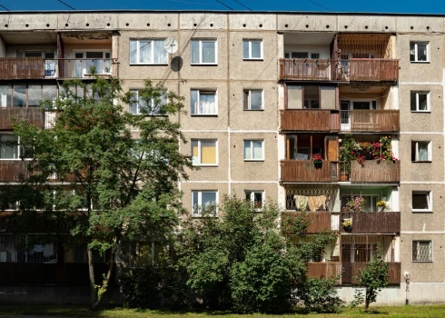 Самое популярное жилье в Латвии - отремонтированная двухкомнатная квартира в литовском проекте. Почему?
