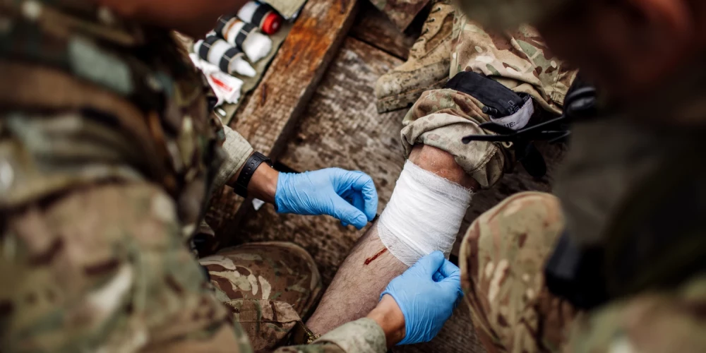 Латвийских медиков отправят на курсы военной медицины