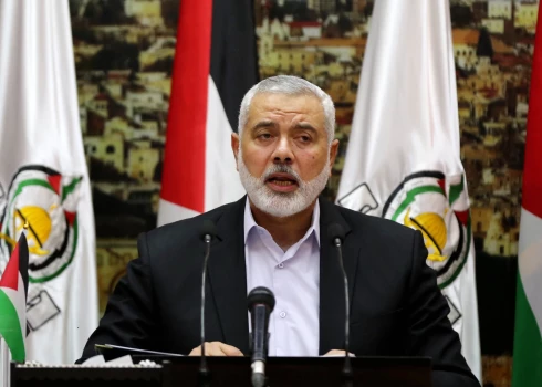 "Hamas" līderis Ismails Hanija paziņo par savu dēlu un mazbērnu nāvi Gazā un priecājas, ka viņi ir "mocekļi"