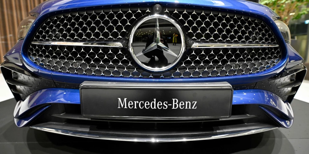 "Mercedes-Benz" atsauc 341 tūkstoti automobiļu; atsaukums attiecas uz pēdējo gadu ražojuma spēkratiem