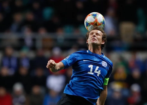 Igaunijas futbola izlases kapteinis nevar izšķirties starp Krieviju un Ukrainu