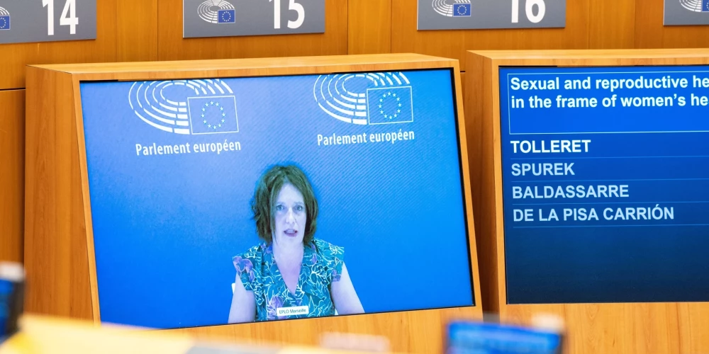 Eiropas Parlaments: jāpārtrauc ES finansējums organizācijām, kas iestājas pret aborta izvēli