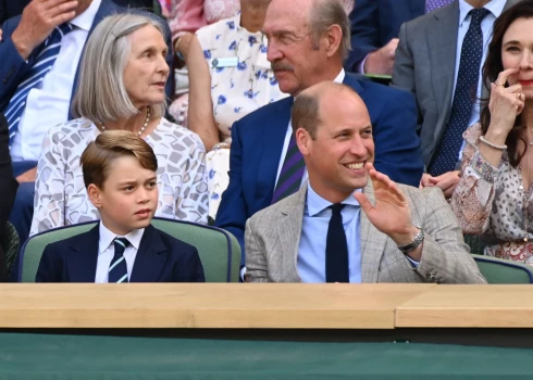 Впервые после признания принцессы Кэтрин в болезни: принц Уильям и его старший сын появились на публике