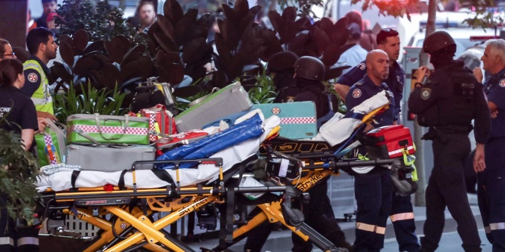 Sidnejas tirdzniecības centrā ar nazi bruņots uzbrucējs noslepkavojis sešus cilvēkus