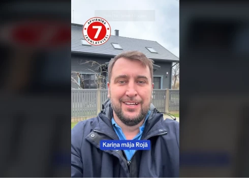 Rudolfs Brēmanis pie Kariņa mājas Rojā