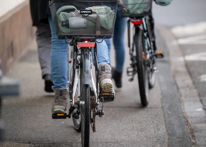 55% Latvijas iedzīvotāju uzskata, ka velosipēdistiem obligāti būtu jānēsā ķivere