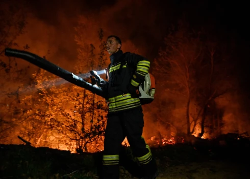 Spānijā izcēlies postošs meža ugunsgrēks